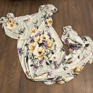 🌟HP 🌟Hello Miz maternity off shoulder maxi dress. Light green w/florals. L